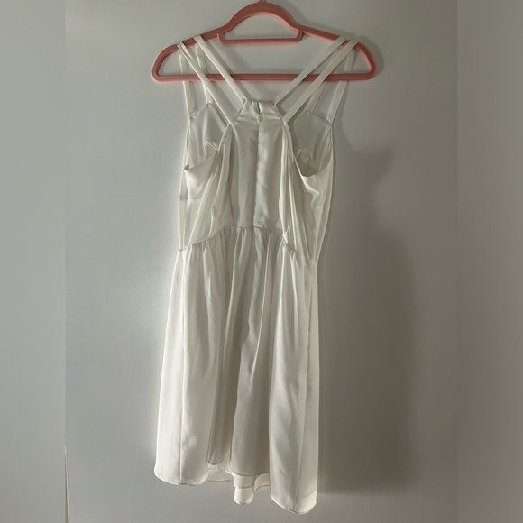 White faux wrap dress - Picture 3 of 4